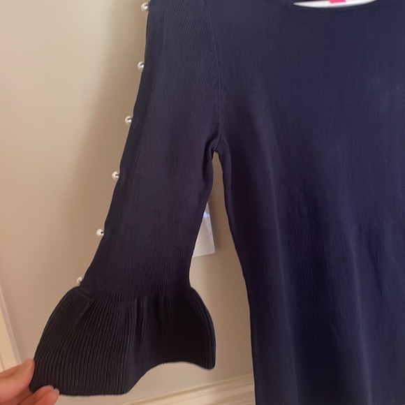Lilly Pulitzer lightweight 3/4 sweater w bell sleeves & Pearl accent Never worn - Picture 6 of 8